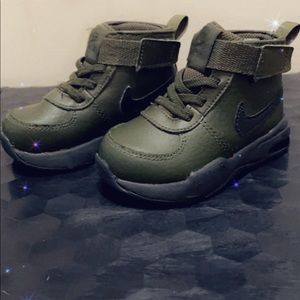 Nike Foamposites. Army Green. Size 6c